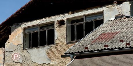 Sisak: Zbog opasnosti od zaštićene zgrade u ruševnom stanju ne mogu živjeti u svojim domovima - 5