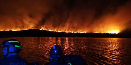 Požar na otoku Lavdara kod Zadra