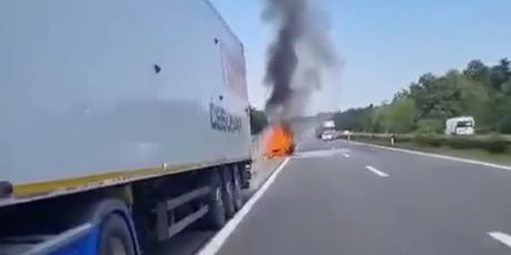 Požar automobila na A1