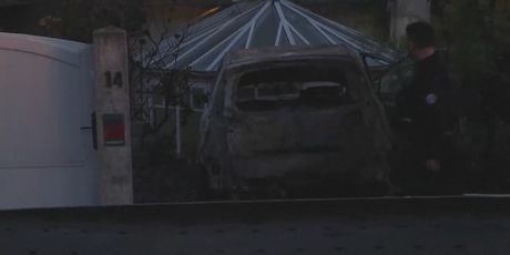 Francuski izgrednici automobilom su se zabili u kuću načelnika - 3