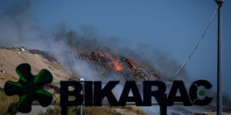Gašenje požara na odlagalištu otpada Bikarac kod Šibenika - 4