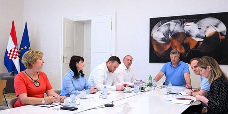 Premijer Plenković na sastanku o posljedicama nevremena - 4