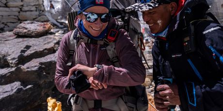 Kristin Harila i Tenjen Lama © Manishmaharjan_FieldProductions