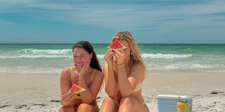 Lubenica na plaži – sama ili s frendicom