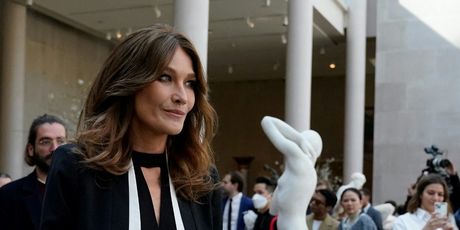 Carla Bruni - 4