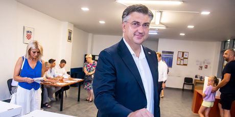 Andrej Plenković dao glas na HDZ-ovim unutarstranačkim izborima