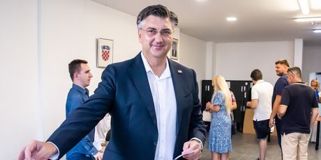 Andrej Plenković dao glas na HDZ-ovim unutarstranačkim izborima - 1