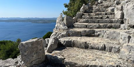 Ugljan, otok maslina, povijesti i avantura - 9