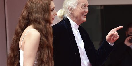 Jimmy Page i Scarlett Sabet - 4