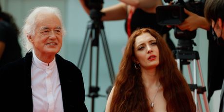 Jimmy Page i Scarlett Sabet - 14