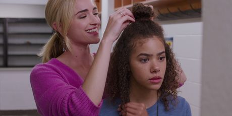 Ginny & Georgia - 12