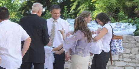 Krštenje Thompsonovih kćeri 2010. godine