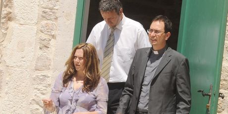 Krštenje Thompsonovih kćeri 2010. godine