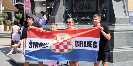 Prvi fanovi stigli u Zagreb za Thompsonov koncert - 4