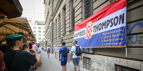 Atmosfera u centru Zagreba uoči Thompsonova koncerta