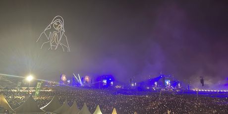 Show s dronovima na Thompsonovom koncertu - 1