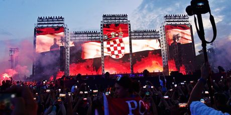 Marko Perković Thompson - pozornica