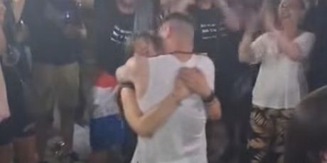 Zaruke na Thompsonovom koncertu