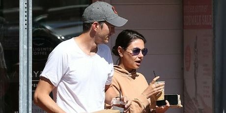 Mila Kunis i Ashton Kutcher - 2