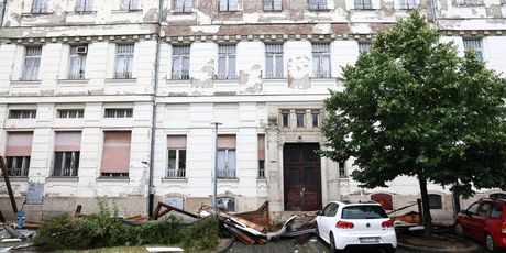 Pala skela sa zgrade Pošte u Osijeku - 6
