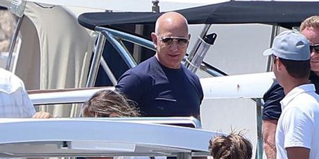 Jeff Bezos napustio Hrvatsku - 2