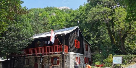Planinarski dom Paklenica