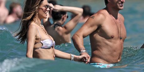 Alessandra Ambrosio, Buck Palmer