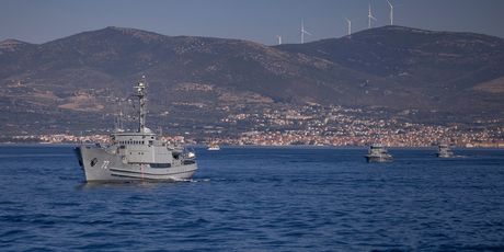 Uvježbavanje brodova Hrvatske ratne mornarice za mimoplov - 2