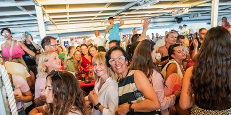 Trajekt ususret manifestaciji