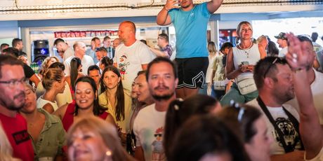 Trajekt ususret manifestaciji