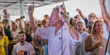 Trajekt ususret manifestaciji