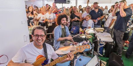 Trajekt ususret manifestaciji