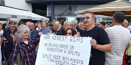 Splićani prosvjeduju zbog broda punog azbesta u Brodosplitu - 1