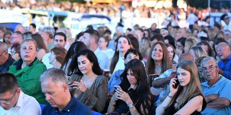 Trag u beskraju 2025. - 24