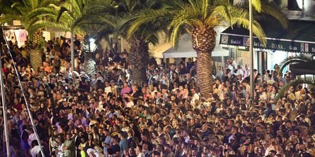 Trag u beskraju 2025. - 1