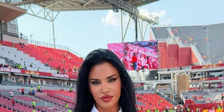 Ivana Knoll - 1