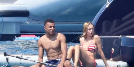 Kylian Mbappe i Ester Exposito - 2