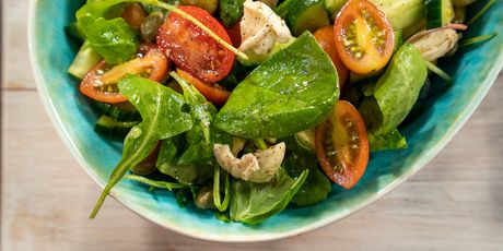 Mediteranska salata s mozzarellom