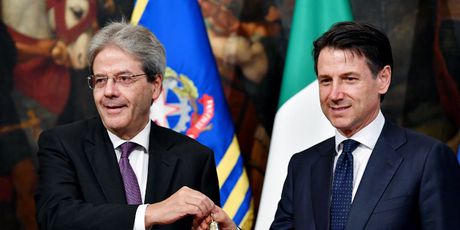 Sergio Mattarelle i Giuseppe Conte (Foto: AFP)