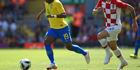 Willian i Šime Vrsaljko (Foto: AFP)