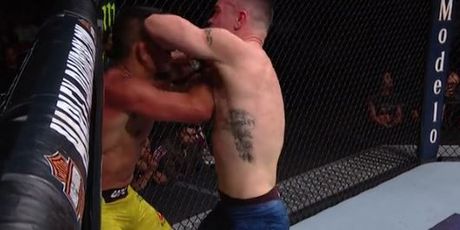 Colby Covington udara Dos Anjosa