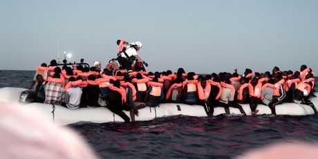 Spašavanje migranata (Karpov / SOS MEDITERRANEE / AFP)