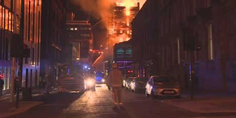 Požar u Glasgowu (Printscreen Reuters)
