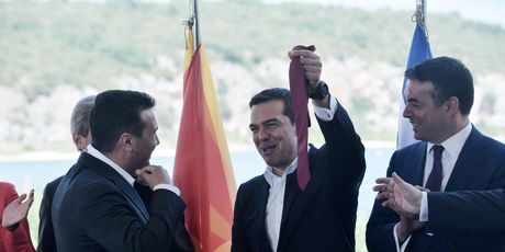 Zoran Zaev i Aleksis Tsipras (Foto: AFP)