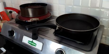 Kolač od čokolade i kokosa iz tave