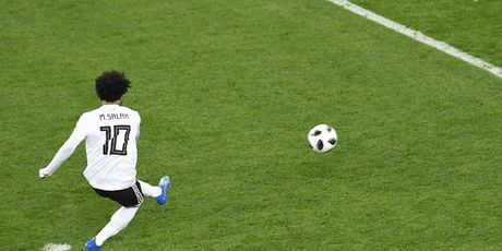 Mohamed Salah zabija gol (Foto: AFP)