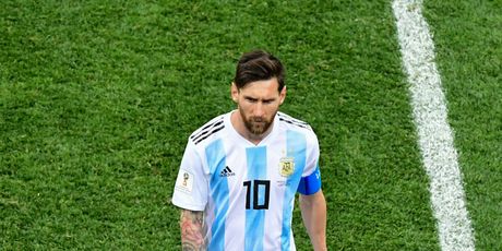 Messi razočaran napušta travnjak (Foto: AFP)