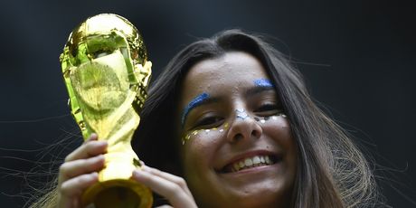 Brazilska navijačica (Foto: AFP)