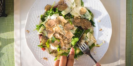 Juneći carpaccio s parmezanom, rukolom i crnim tartufom, Pod Voltom