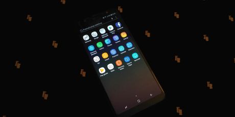 Samsung A6+ (Foto: Zimo)